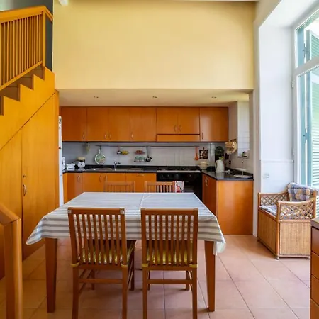 Portalba Palace: Spacious Three-bedroom With Views Apartment